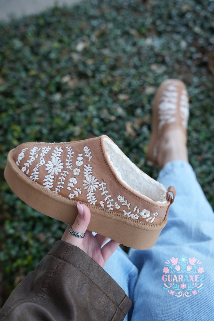 Artesanal Embroidered Booties