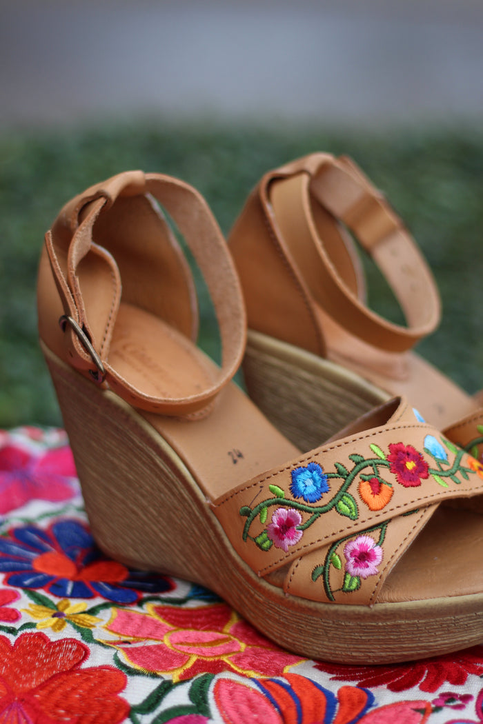 Aura Embroidery Wedges