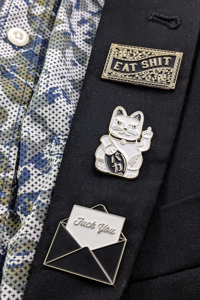 BADABOÖM STUDIO Pin's - Eat Shit
