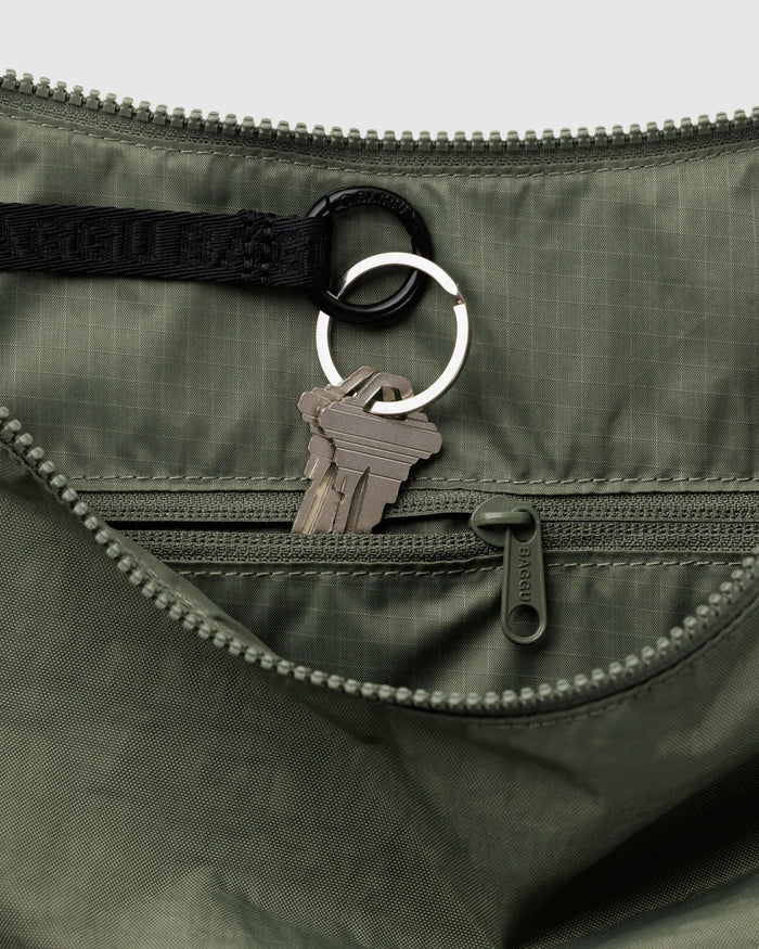 BAGGU Sac Large Crescent Nylon - Caper