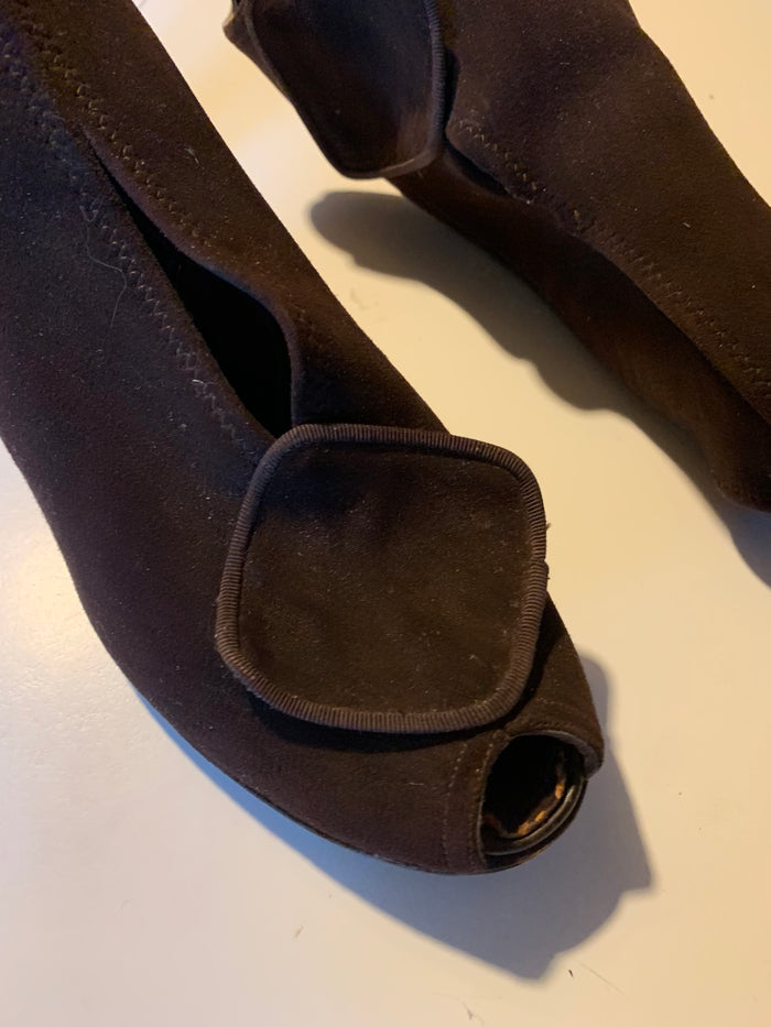 Chunky Heel Slingback Brown Suede Peep Toe Shoes circa 1940s US 6.5
