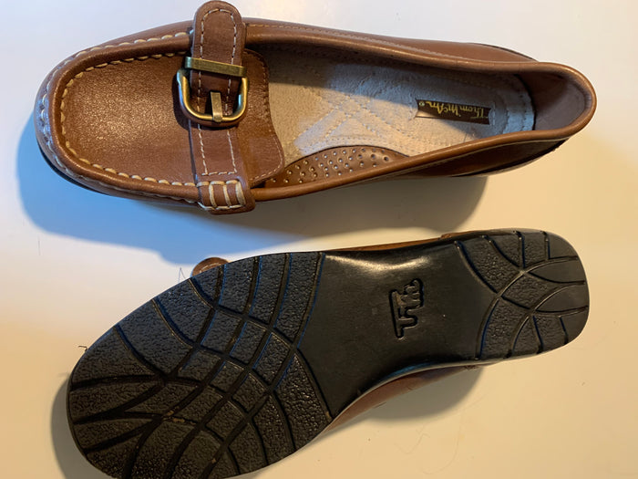 Classic Little Brown Buckle Topped Loafers circa 1980s sz 6