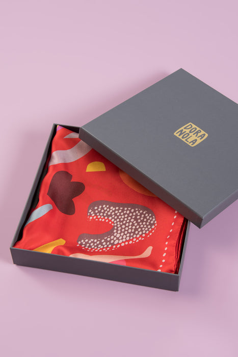 DORA NOLA Foulard en Soie 90 - All the Way