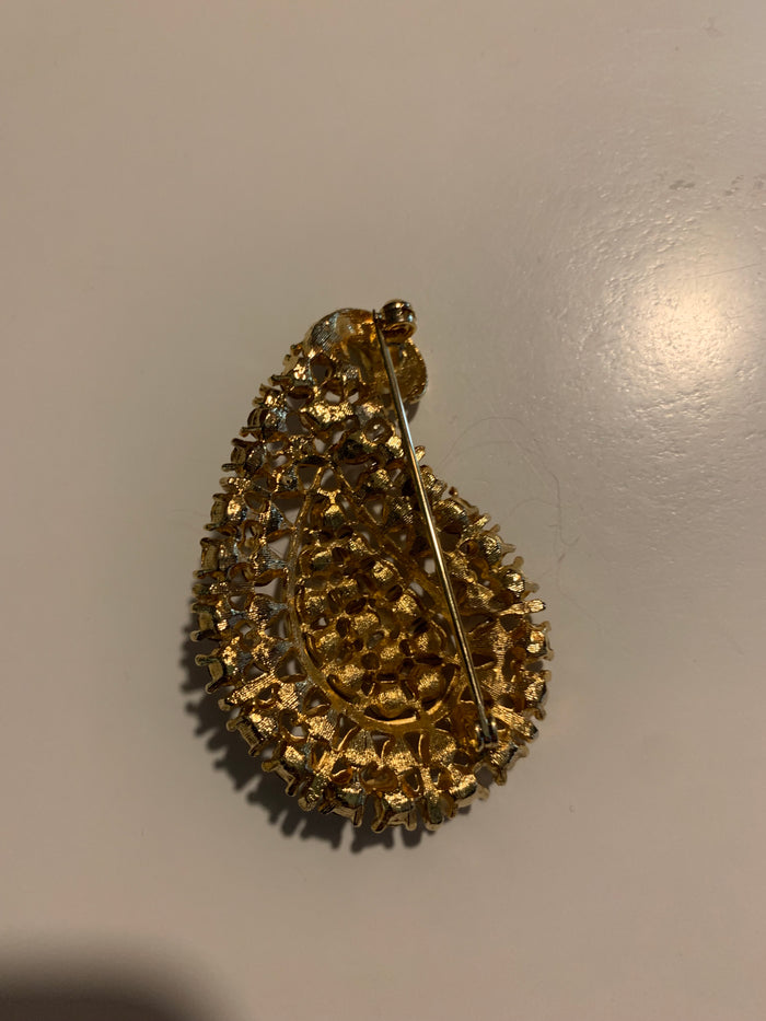 Honey Colored Paisley Rhinestone Brooch circa 1960s
