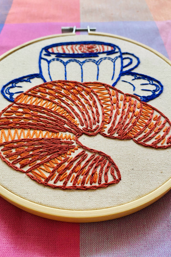HOOK LINE & TINKER Kit de Broderie - Croissant