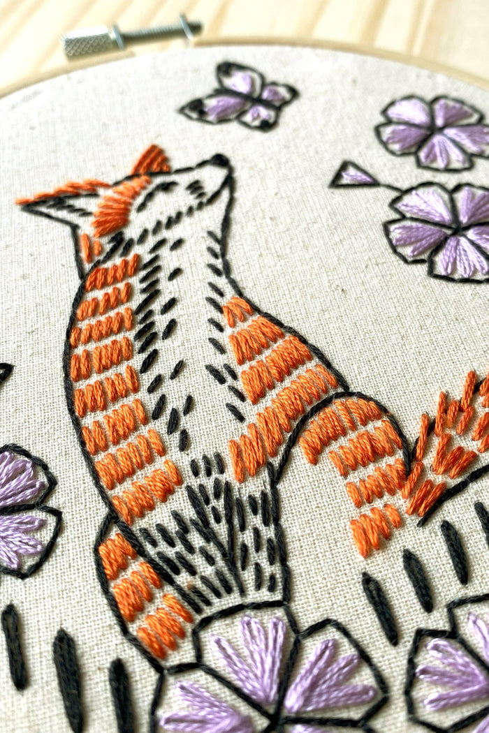 HOOK LINE & TINKER Kit de broderie - Fox in Phlox