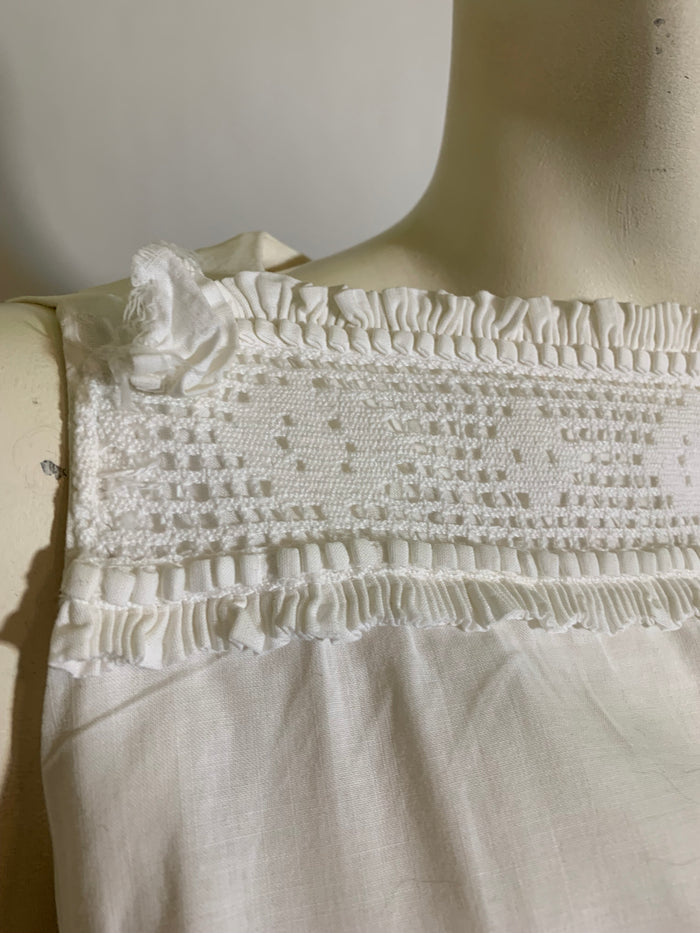 Lace Trimmed Sleeveless White Cotton Blouse circa 1960s