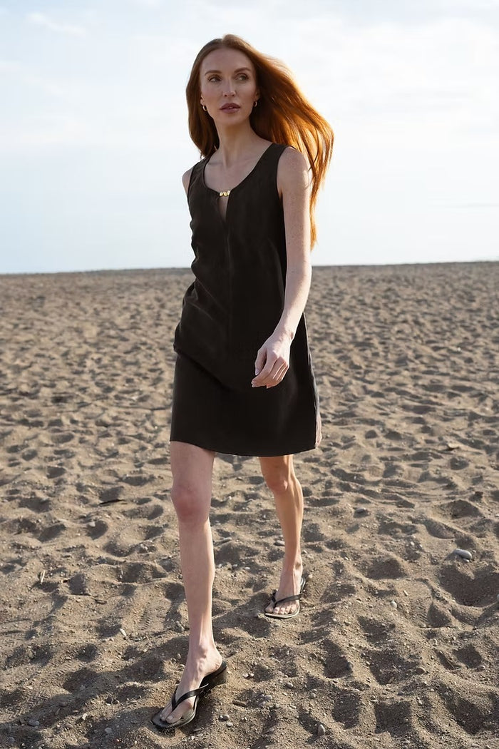 MODERN SUNDAY Robe Keyhole  - Noir