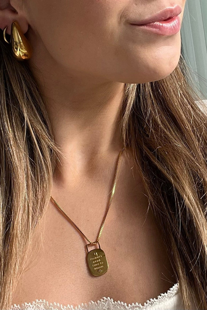 NAMASTE JEWELRY Collier Bloom