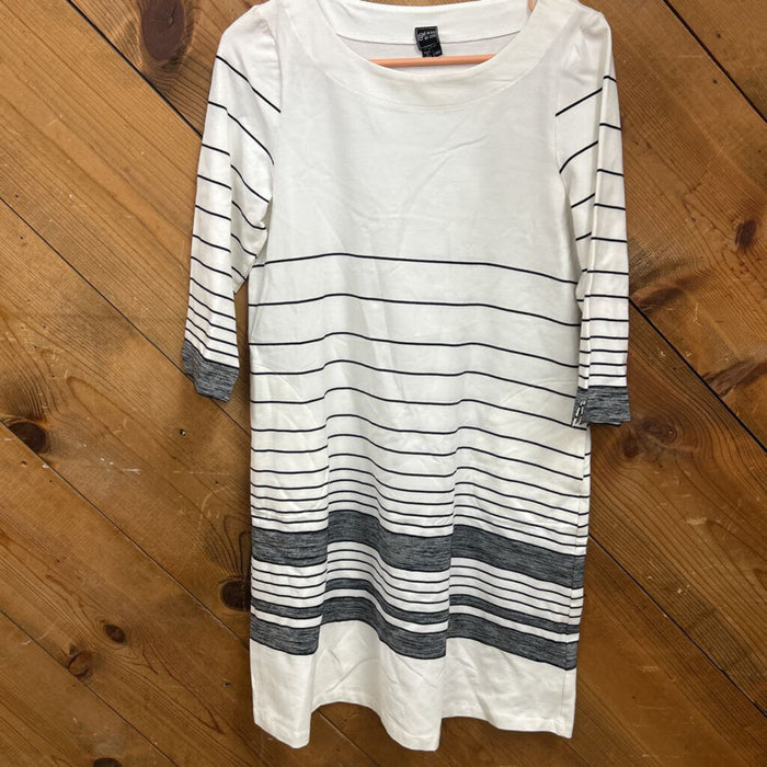 New Ease by Lyse Dress