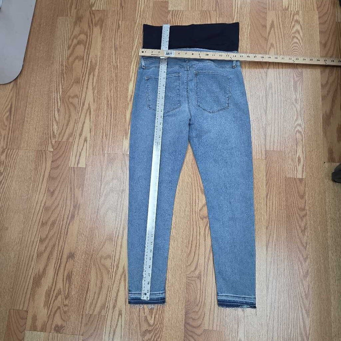 New GAP Maternity JEANS