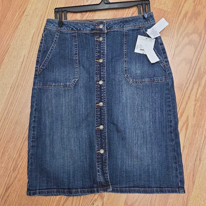 New Liz Claiborne Skirt