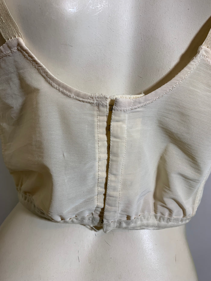 Pin Up Peaked Bust White Cotton Embroidered Bra circa 1960s