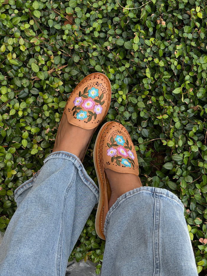 Ruleta Flores Embroidery Leather Huarache Flat